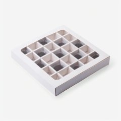Коробка на 25 конфет с окном белая 22х22х3,5 см 7904584